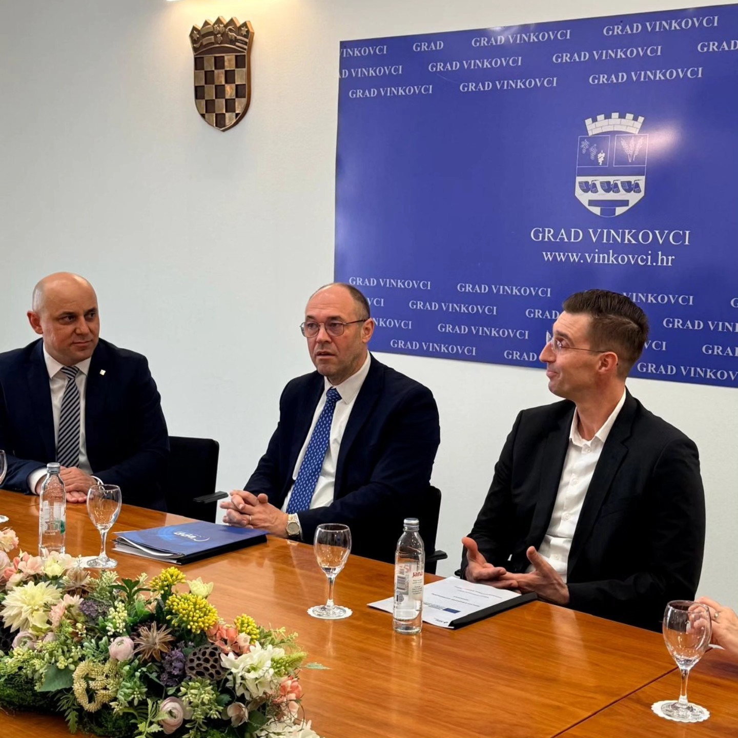 EU sredstvima do geotermalne energije i manjih režija: Stier o projektu toplinarstva u Vinkovcima i Jarmini