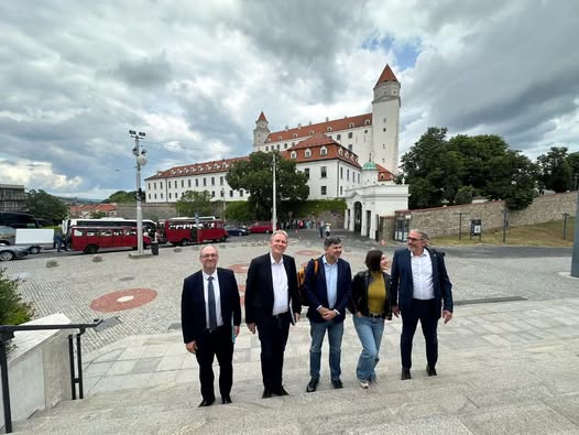 Stier u Bratislavi raspravlja o geotermalnoj energiji i ulozi JANAF-a